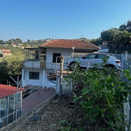 Casa Indipendente Vista Mare * Imperia